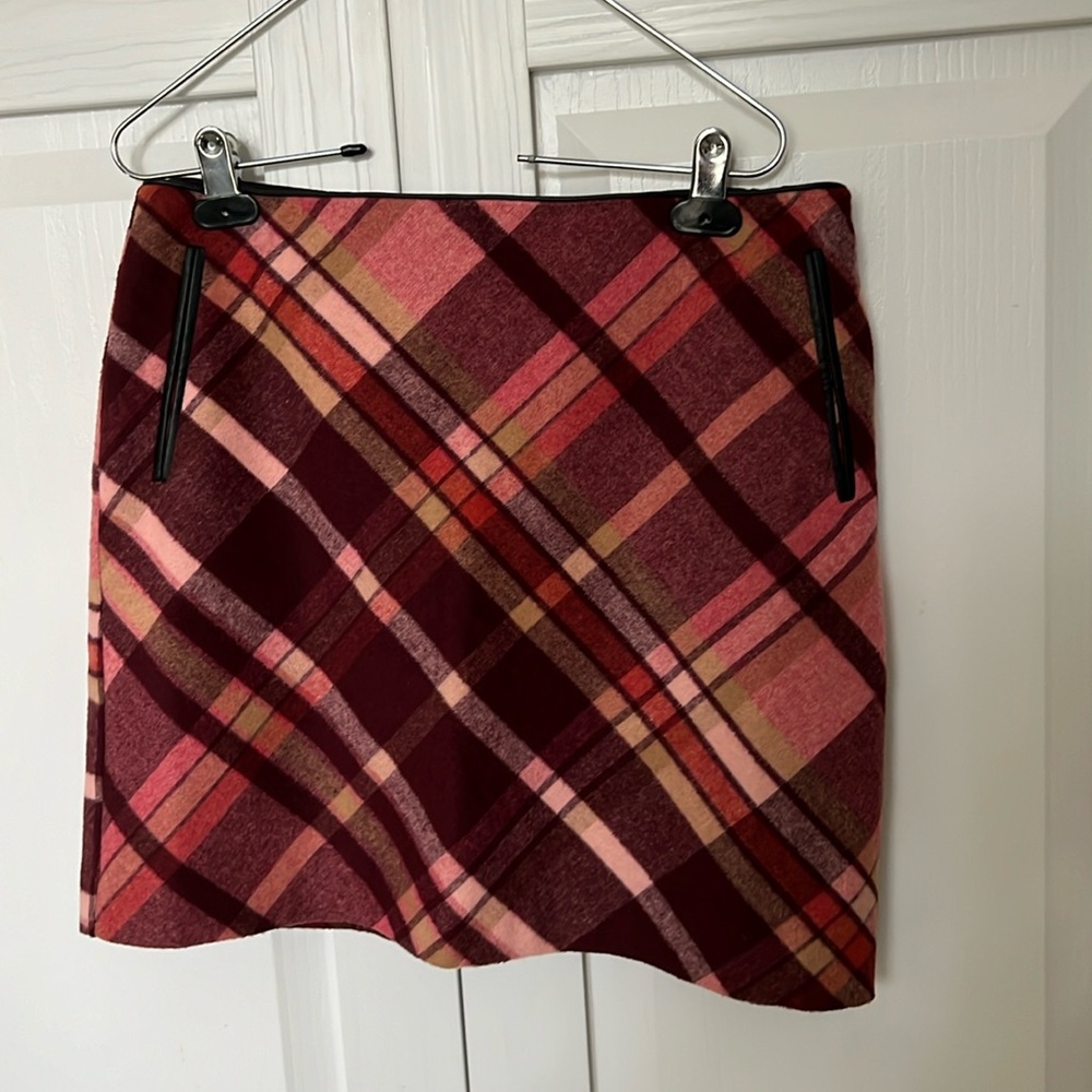 Oasis Women’s plaid skirt in size 10